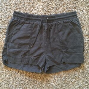 Universal Thread Women's Cargo Shorts - Dark Gray
